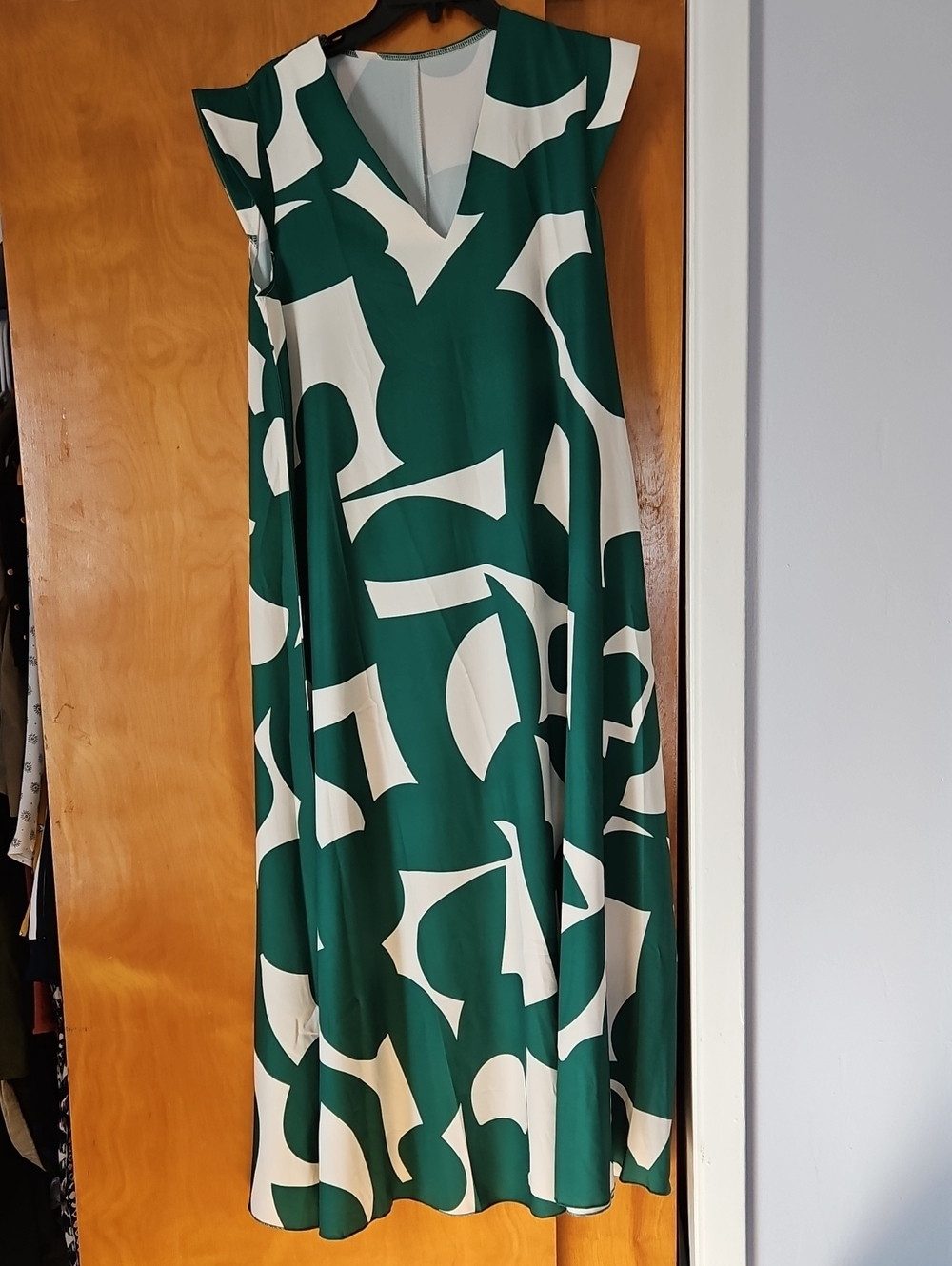 Green and Cream Patterned V-Neck Maxi Dress